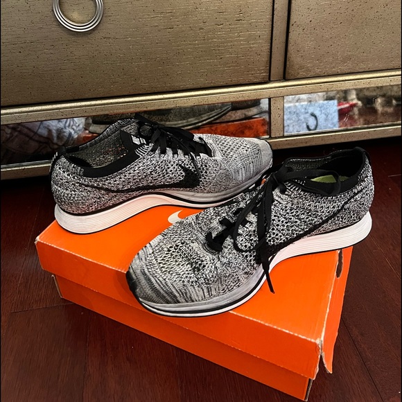 Nike Shoes - Women Nike flyknit racer